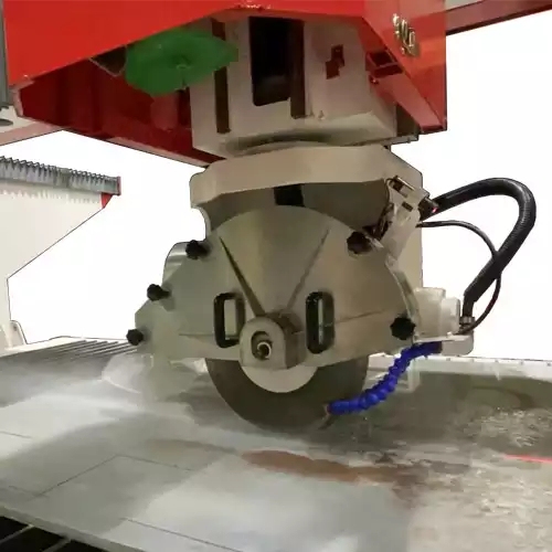 машина за сечење воденим млазом камена